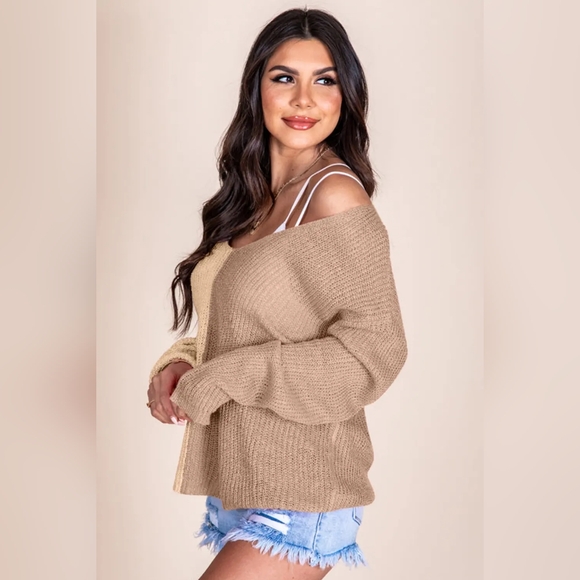 Color Block Two-Tone Contrast V-Neck Lightweight Shirt Pullover Knit Sweater Top - Picture 3 of 9